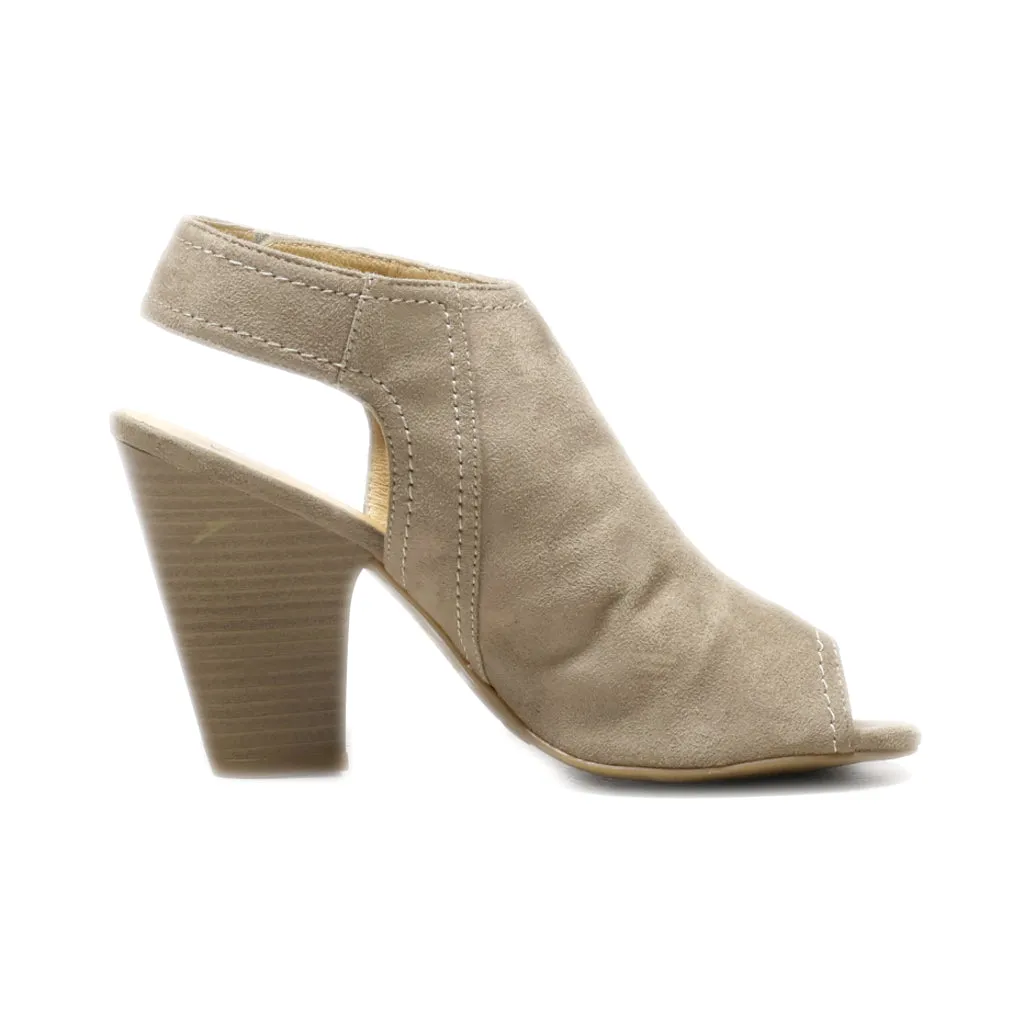 5Th Avenue Mid-Heel Shoes Suede Grey Colour For Women