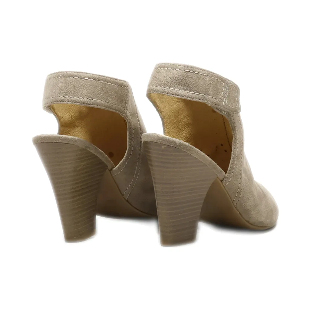 5Th Avenue Mid-Heel Shoes Suede Grey Colour For Women