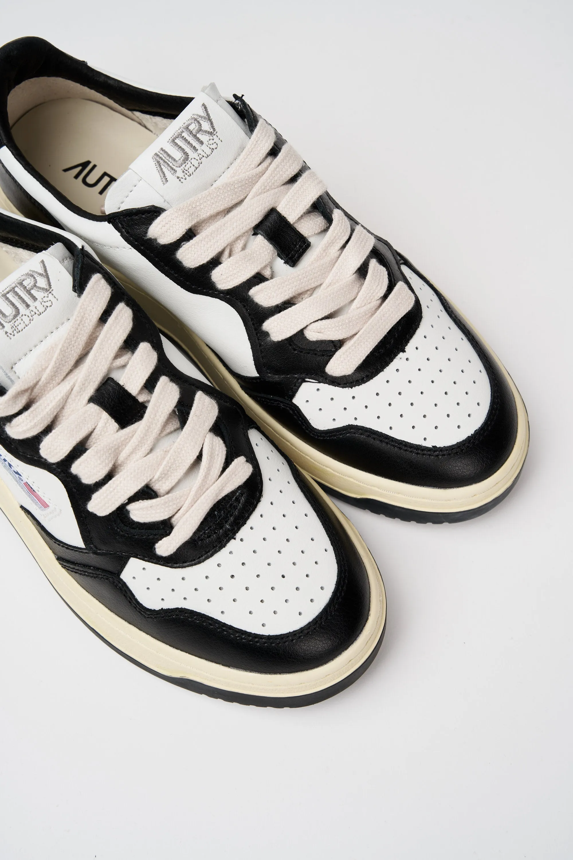 Autry Sneakers in Pelle Bicolor Bianco Nero 4044