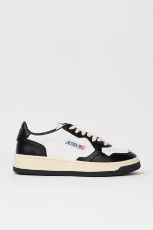 Autry Sneakers in Pelle Bicolor Bianco Nero 4044
