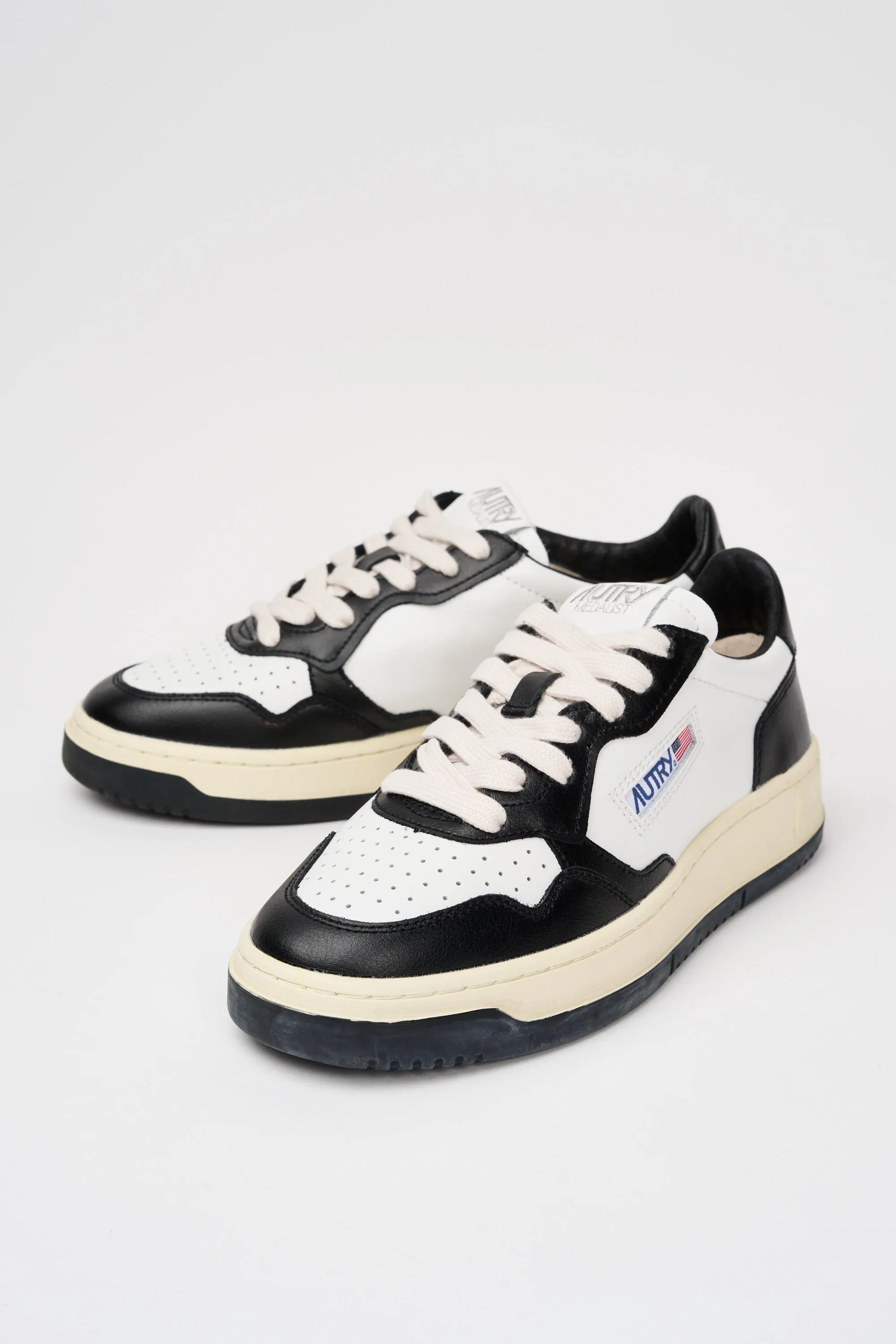Autry Sneakers in Pelle Bicolor Bianco Nero 4044