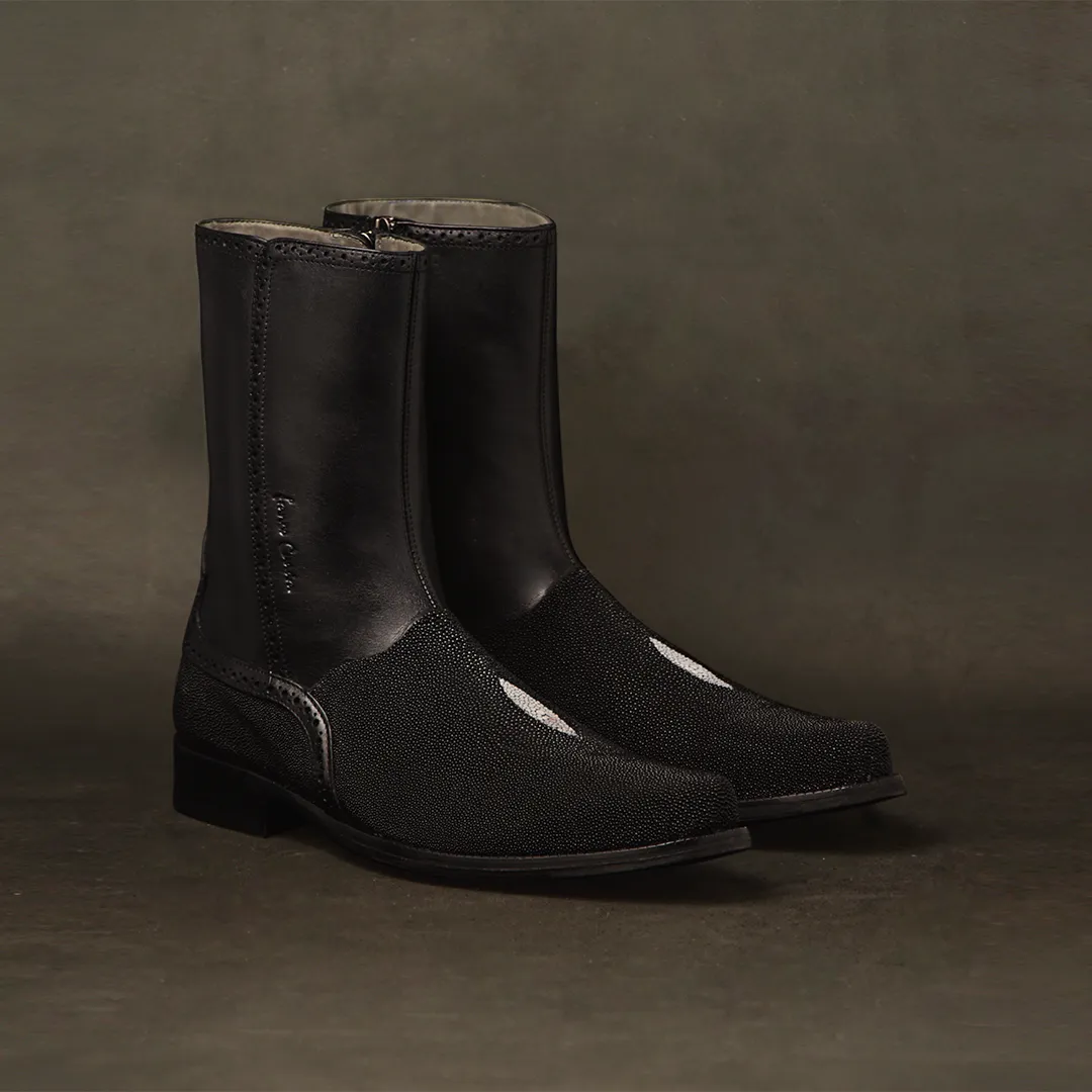 Black Stingray Zipper - Round Toe