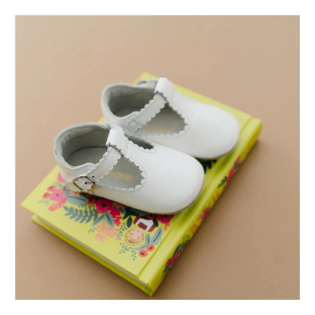 Elodie Scalloped Crib T-Strap - White