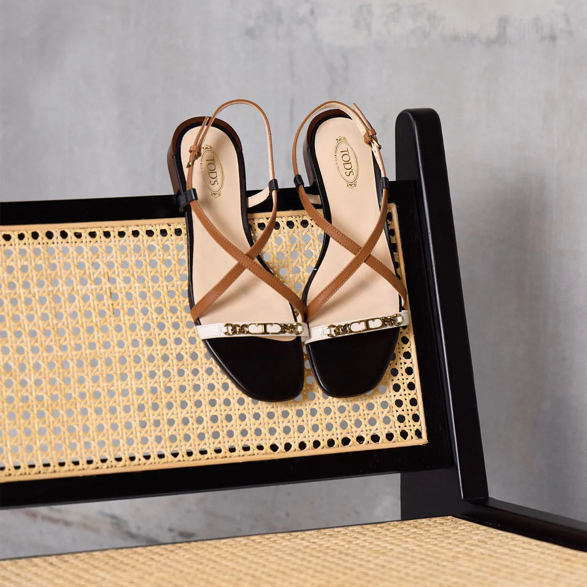 Logo Plaque Leather Strap Sandals