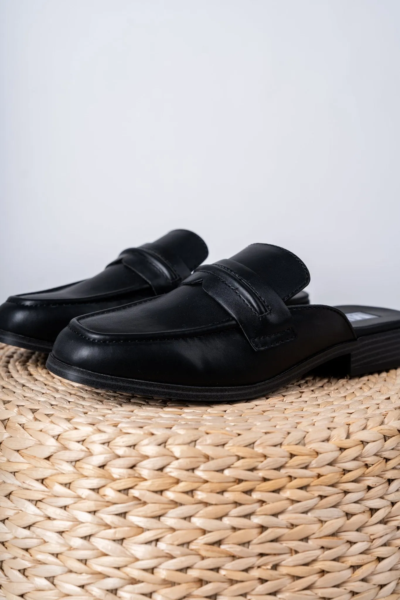 Milia mule loafer black