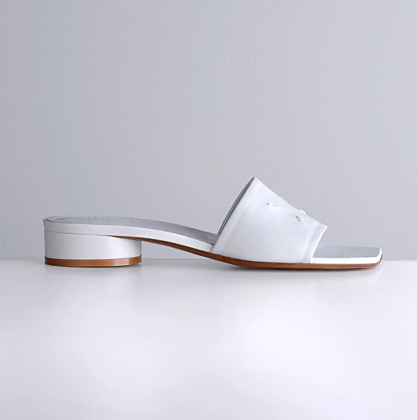 SLIPPER