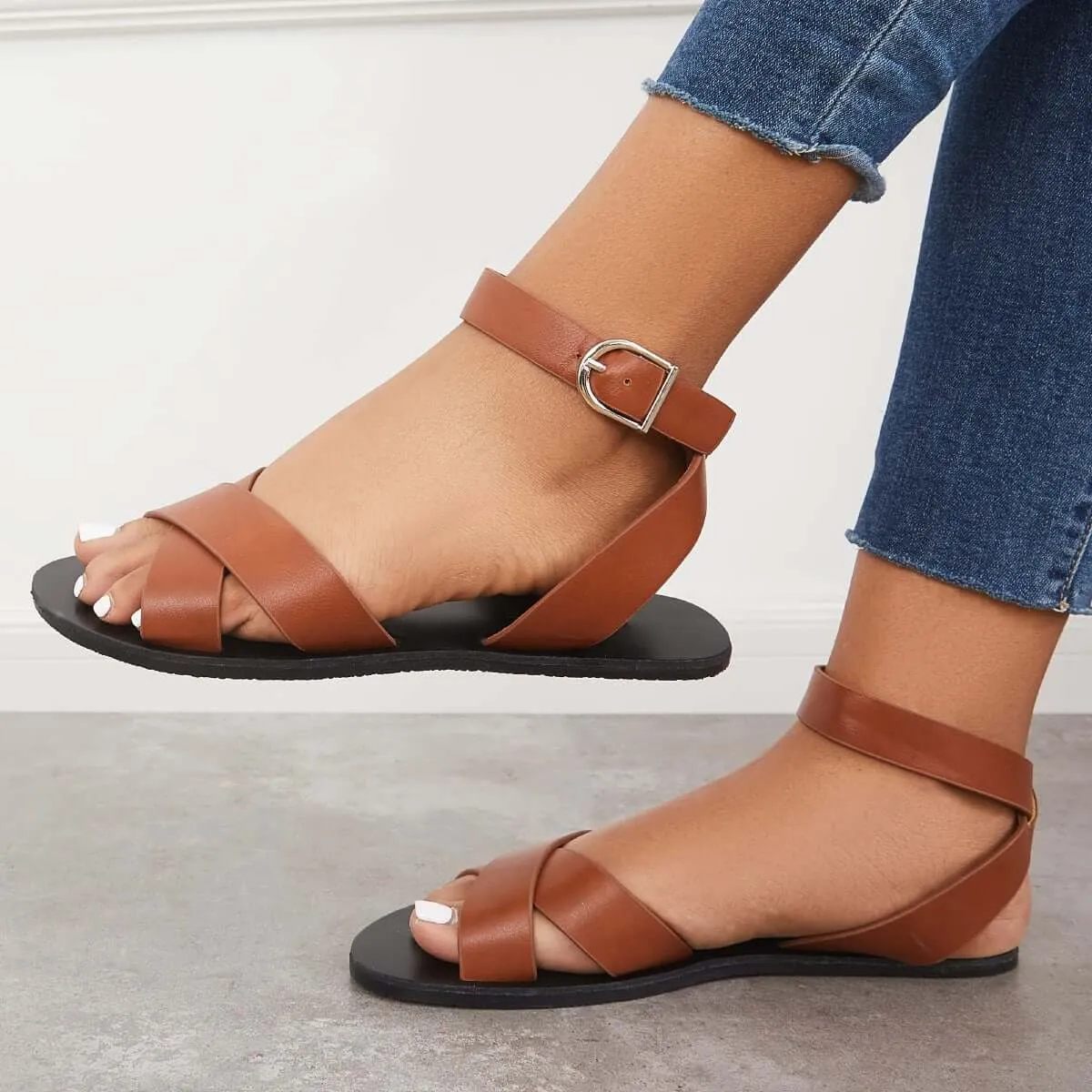 Sohiwoo  Women's Black Cross Strap Classic Leather Sandals Imilybela