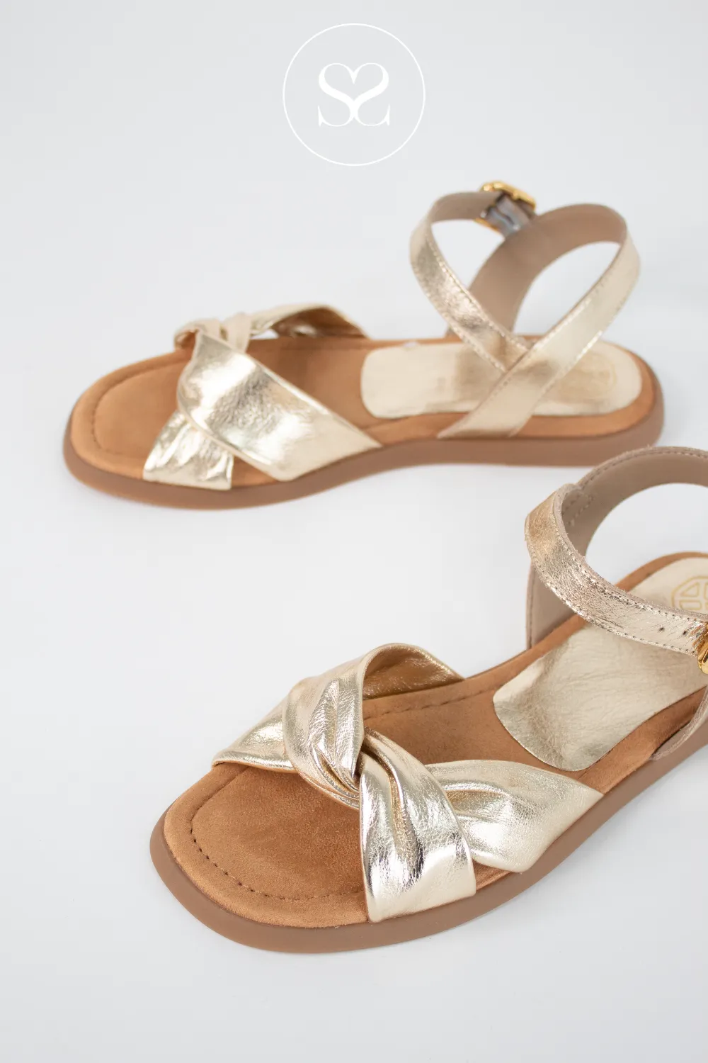 UNISA CAMBEL GOLD LEATHER LOW BLOCK HEEL SANDALS
